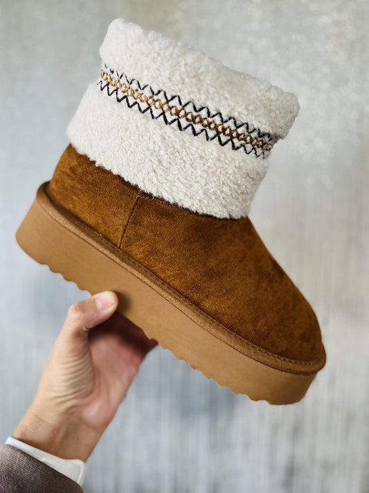 Chestnut Hiraya Shearling Flatform Boot by Yellow Box