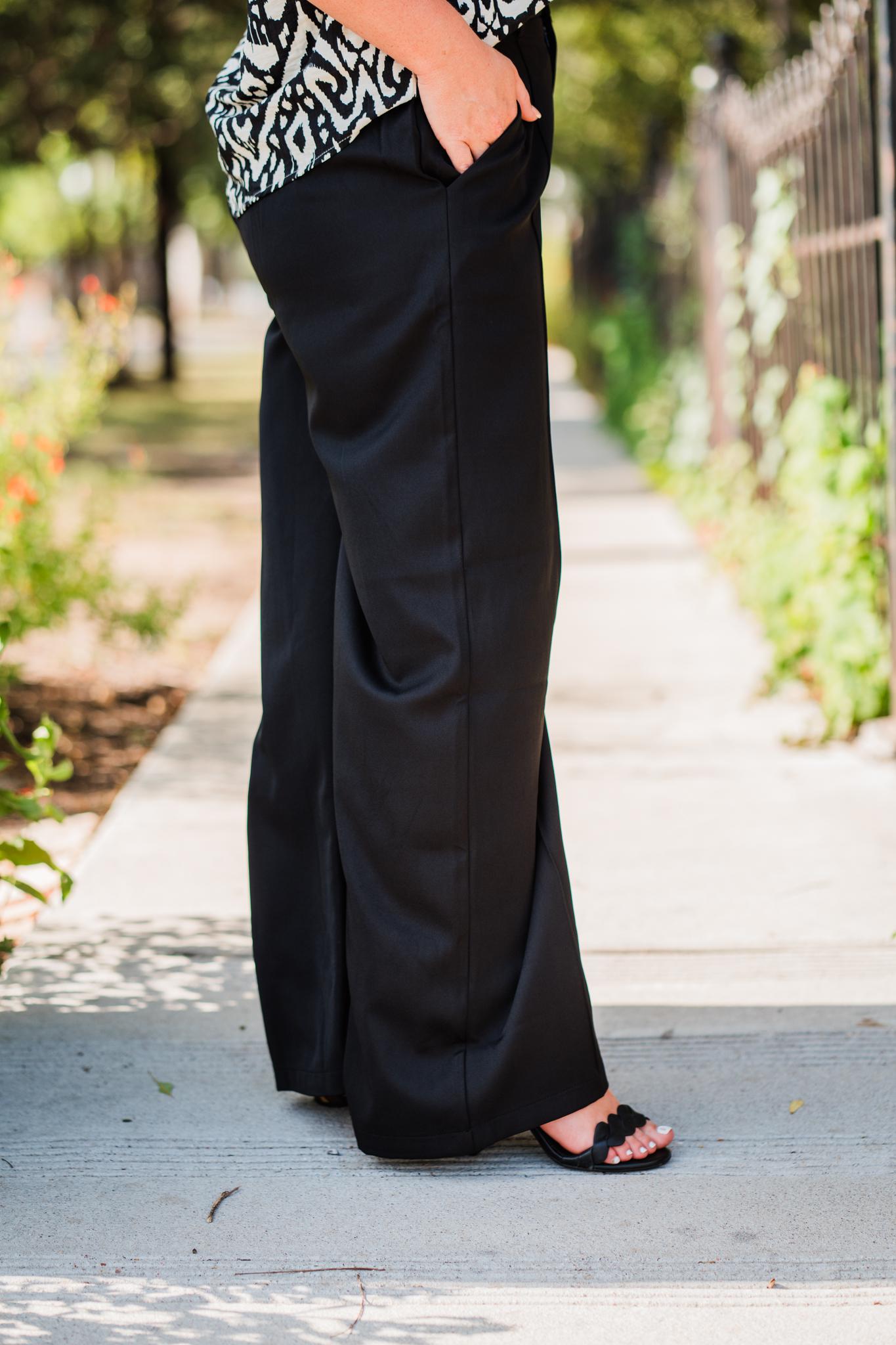 Black Wide Leg Woven Pants with PinTuck and Side Pockets