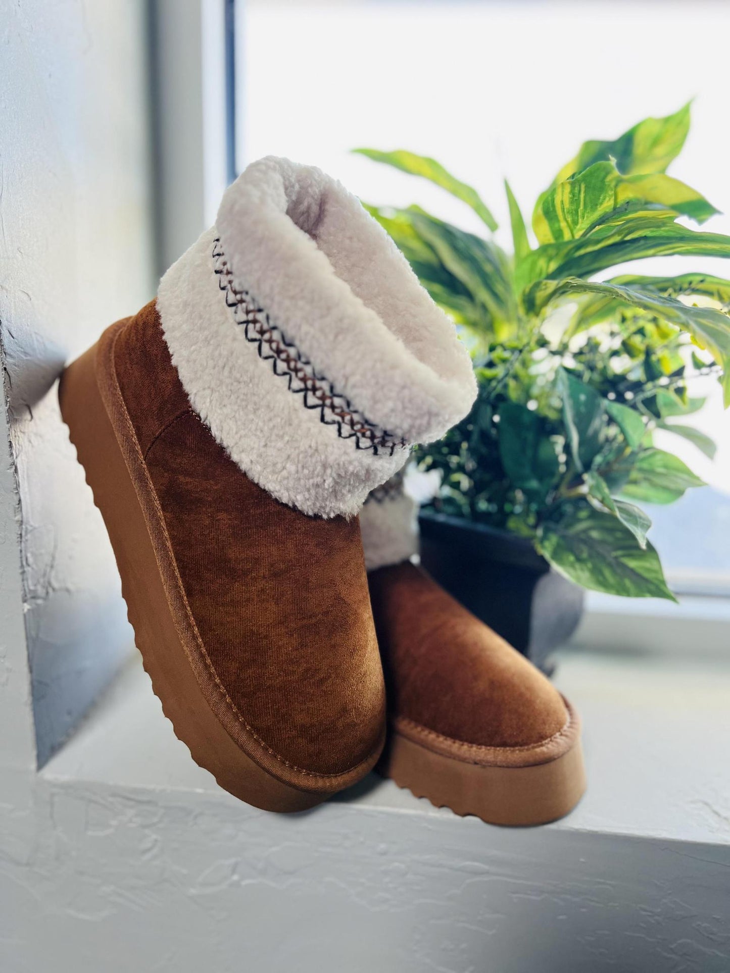 Chestnut Hiraya Shearling Flatform Boot by Yellow Box